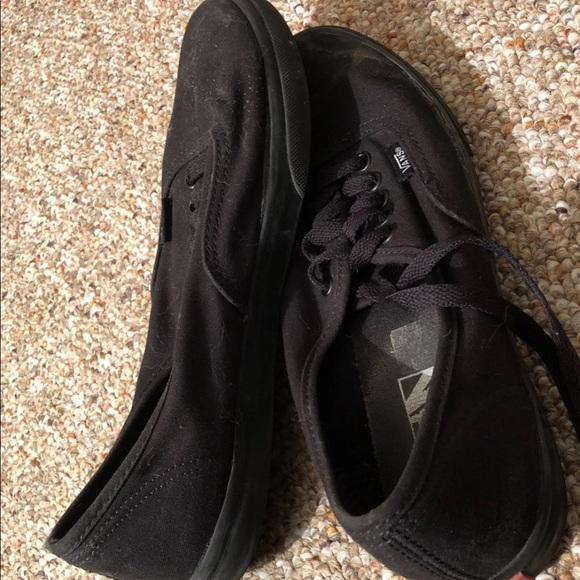 Black vans - Picture 1 of 3